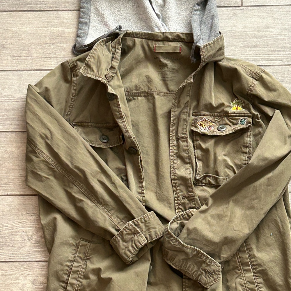 UNIQUE AMERICAN EAGLE BUTTON UP HOODIE SIZE: L